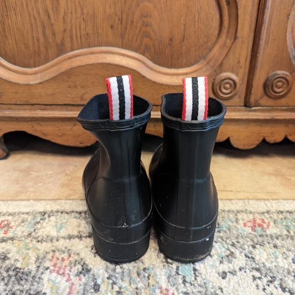 Hunter Women's Black Rain Boots - Picture 3 of 4